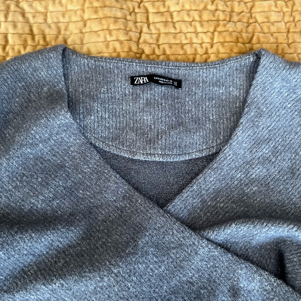 Zara Women's V-Neck Gray Sweater